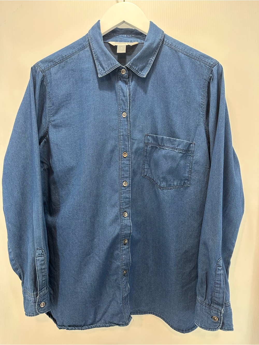 Old Navy the classic shirt denim button up women’s XL